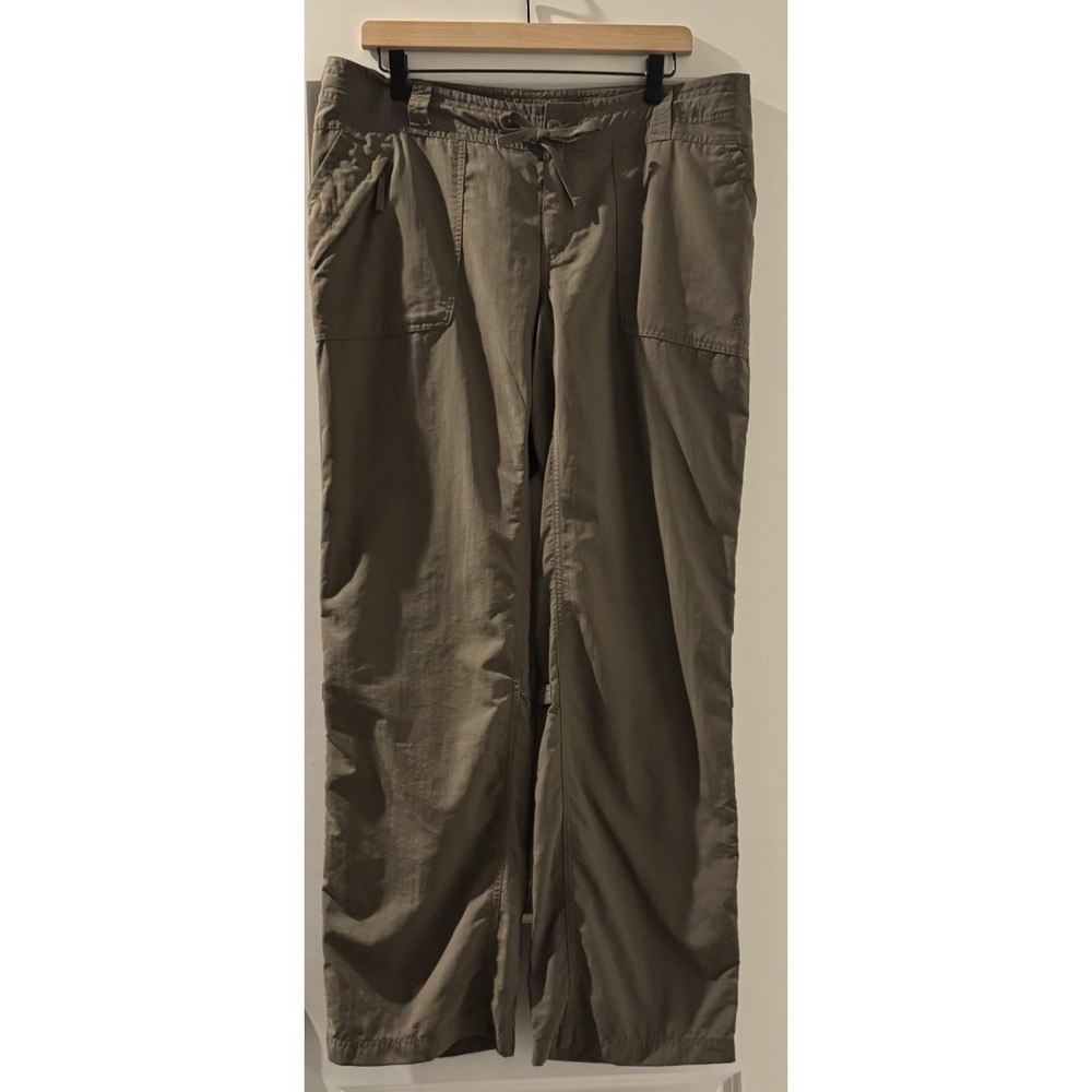 The North Face Stow Pocket Pants Womens 14 Olive Nylon Hiking Travel Outdoor